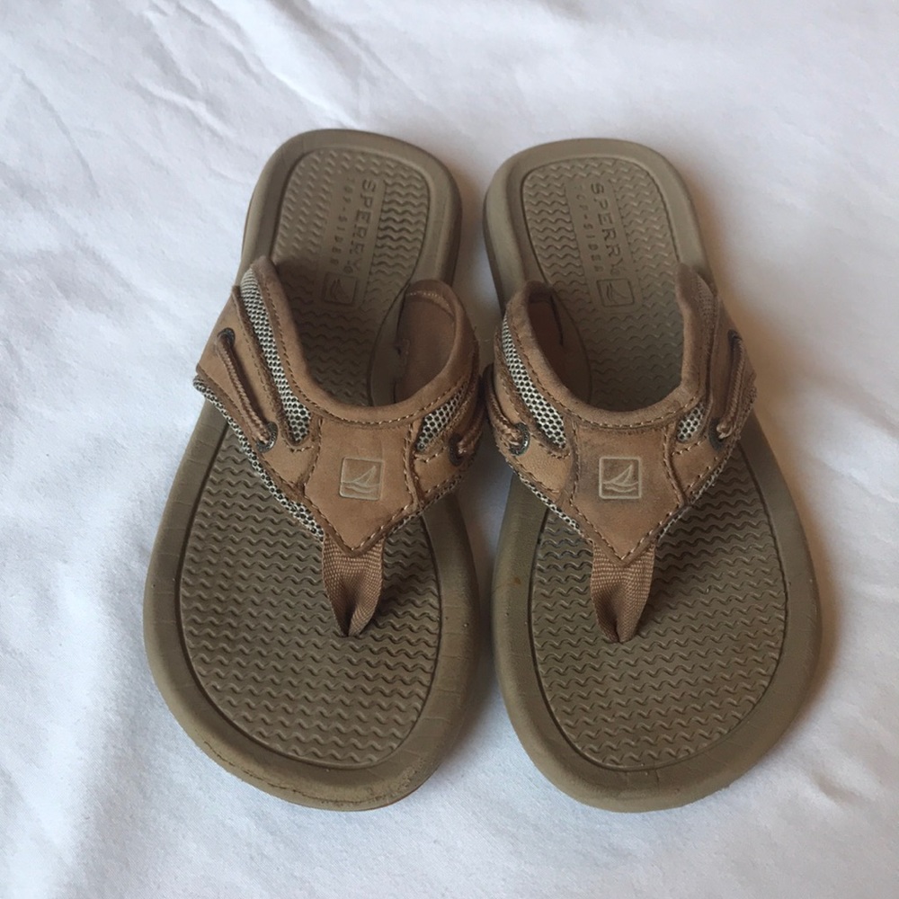 Sperry Top-Sider flip flops